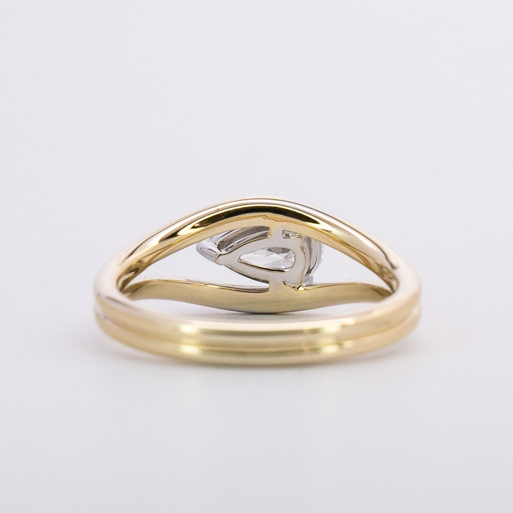 Ring | 9 Karat White & Yellow Gold | Lab-created Diamond