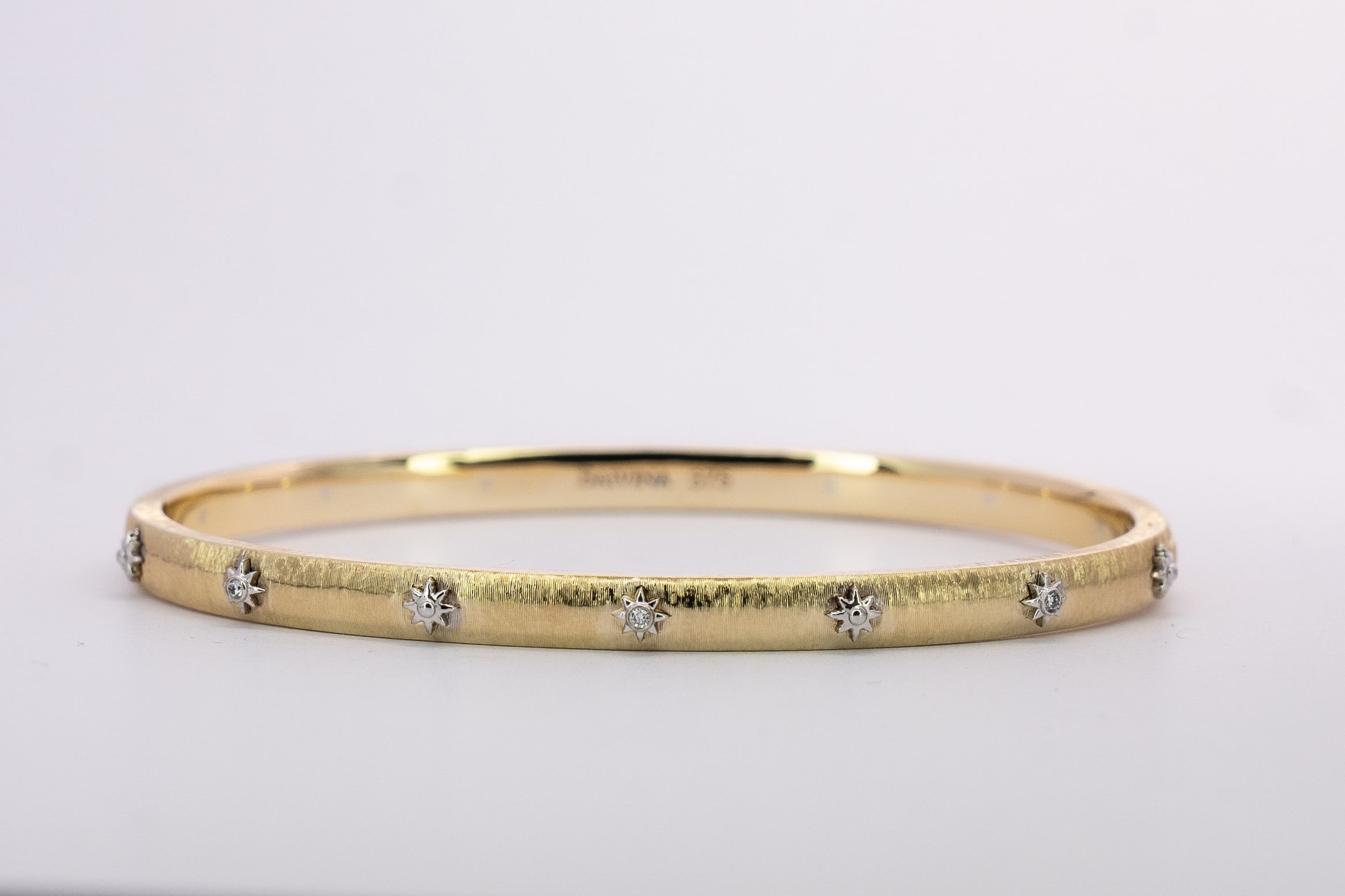 Bangle | 9 Karat Yellow Gold | Invisible Clasp | Natural Diamonds